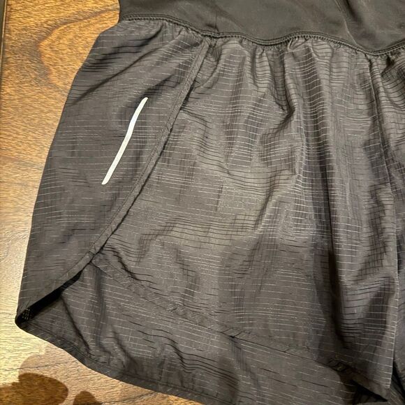 All in motion, black athletic shorts size large - Picture 3 of 5